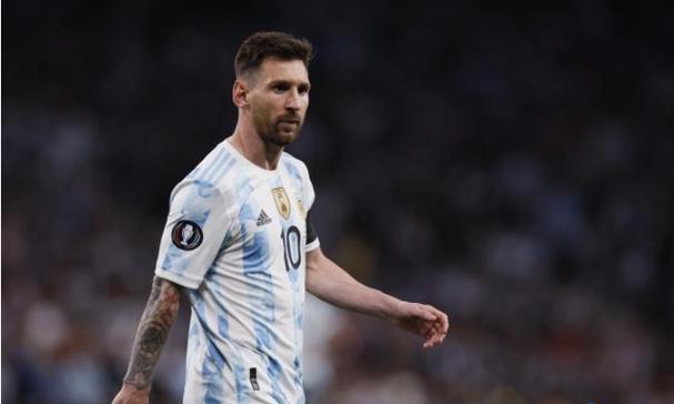 《BAT-FAM》蝙蝠侠家庭剧的笑闹与成长